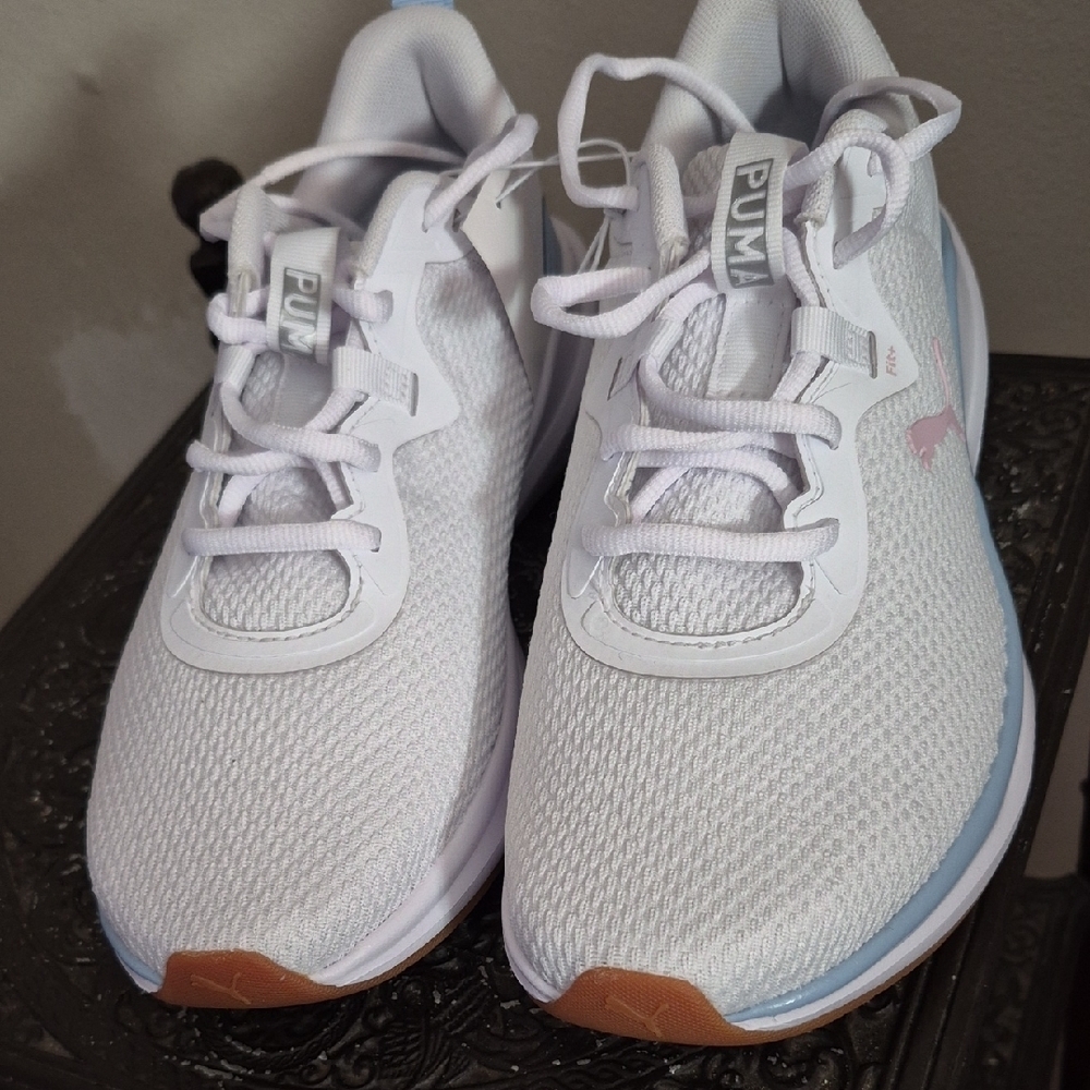 PUMA Women's White and Pink Sneakers